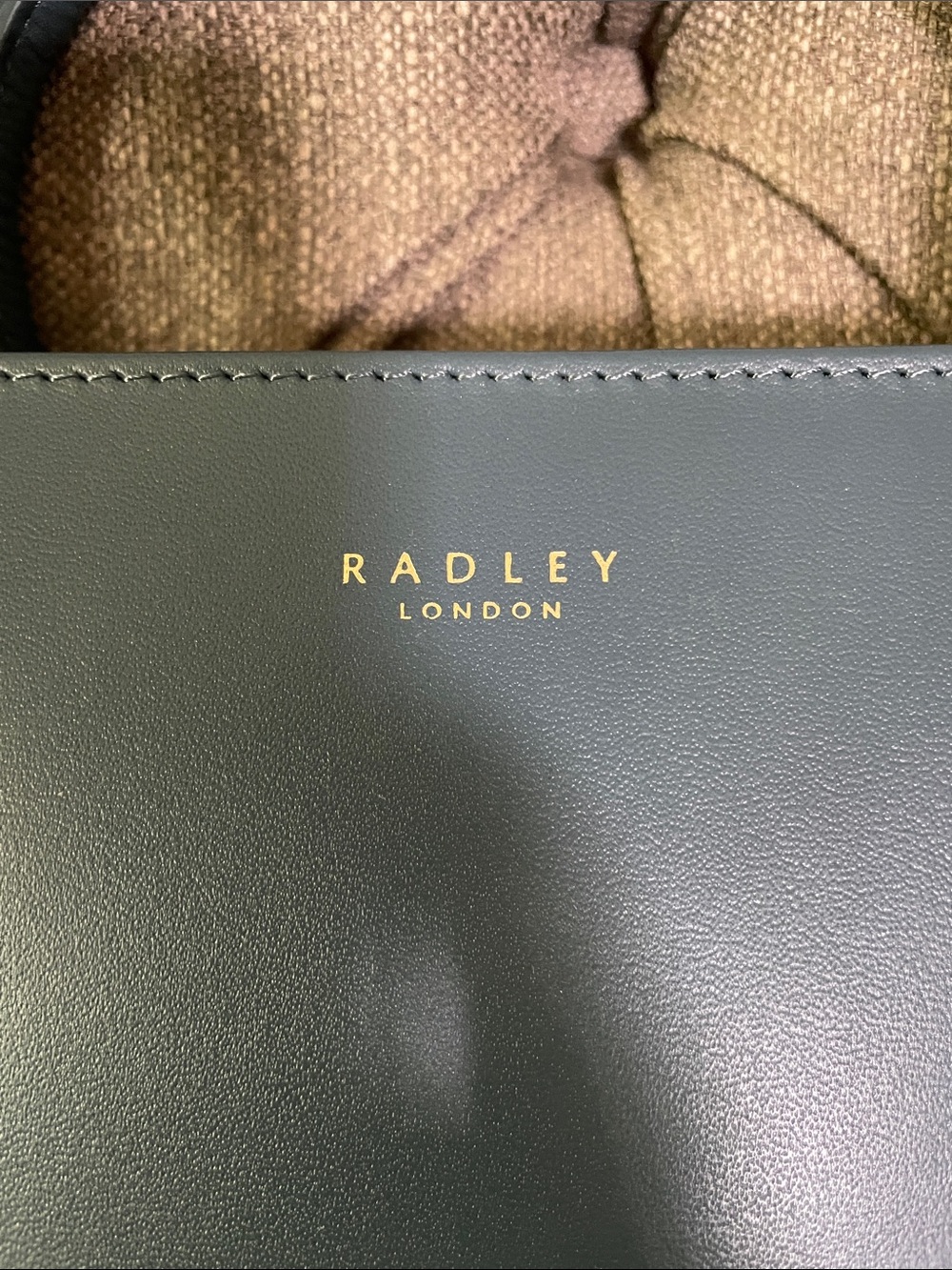 RADLEY LONDON Liverpool Street Multiway Medium Satchel with Dog Charm - Picture 3 of 8